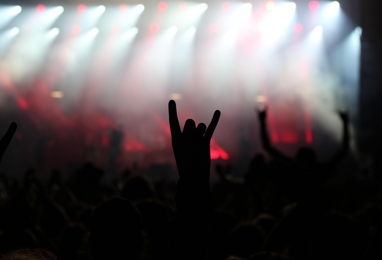 Festival Konzert gehobene Hände